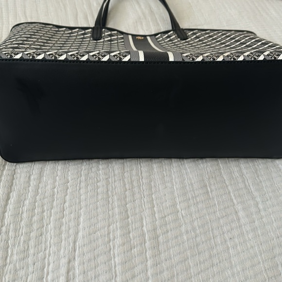 Tory Burch Geo Logo Tote Bag - Picture 4 of 4